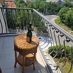Valja - 55m2 - Sea View - Garden - Grill Apartment *