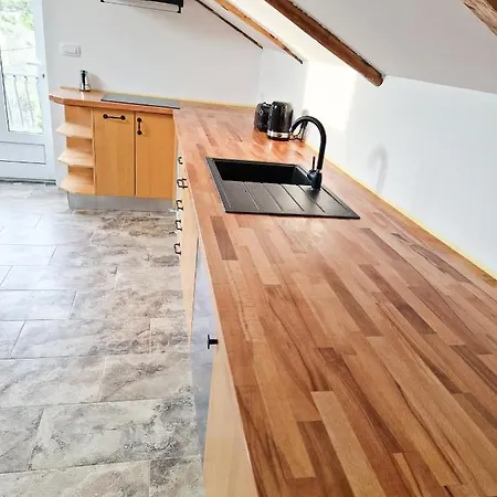 Valja - 55m2 - Sea View - Garden - Grill Apartment