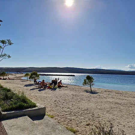 Apartment Valja - 55m2 - Sea View - Garden - Grill